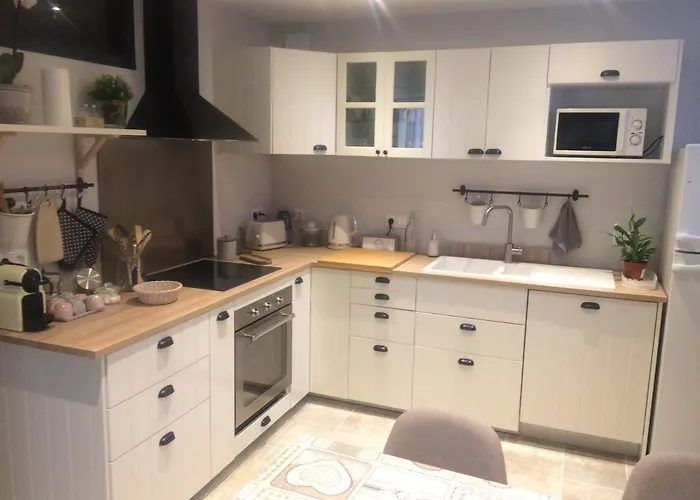 Chez Adeline Apartment